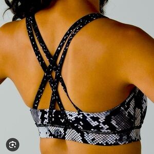 Lululemon bra size 6